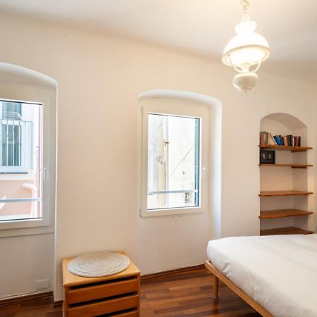 Ferienwohnung Casa Del Subacqueo. Amazing Terrace With Sea View. Wi-Fi Bordighera Exterior foto
