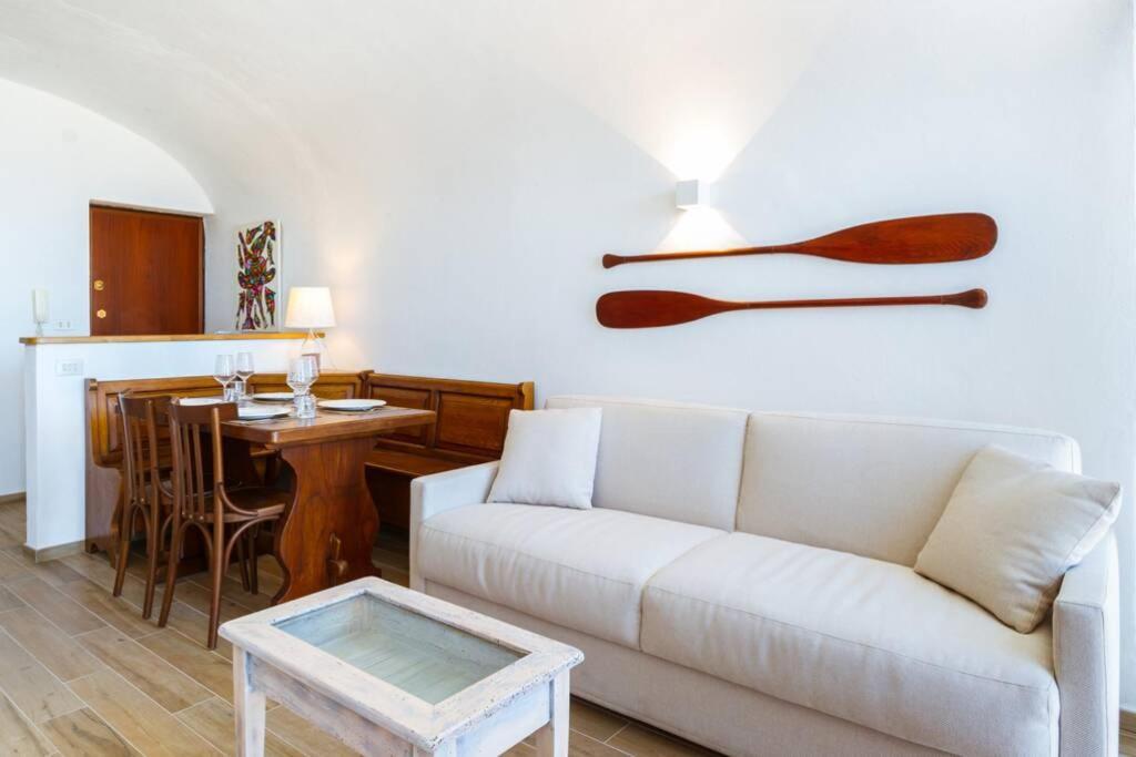Ferienwohnung Casa Del Subacqueo. Amazing Terrace With Sea View. Wi-Fi Bordighera Exterior foto