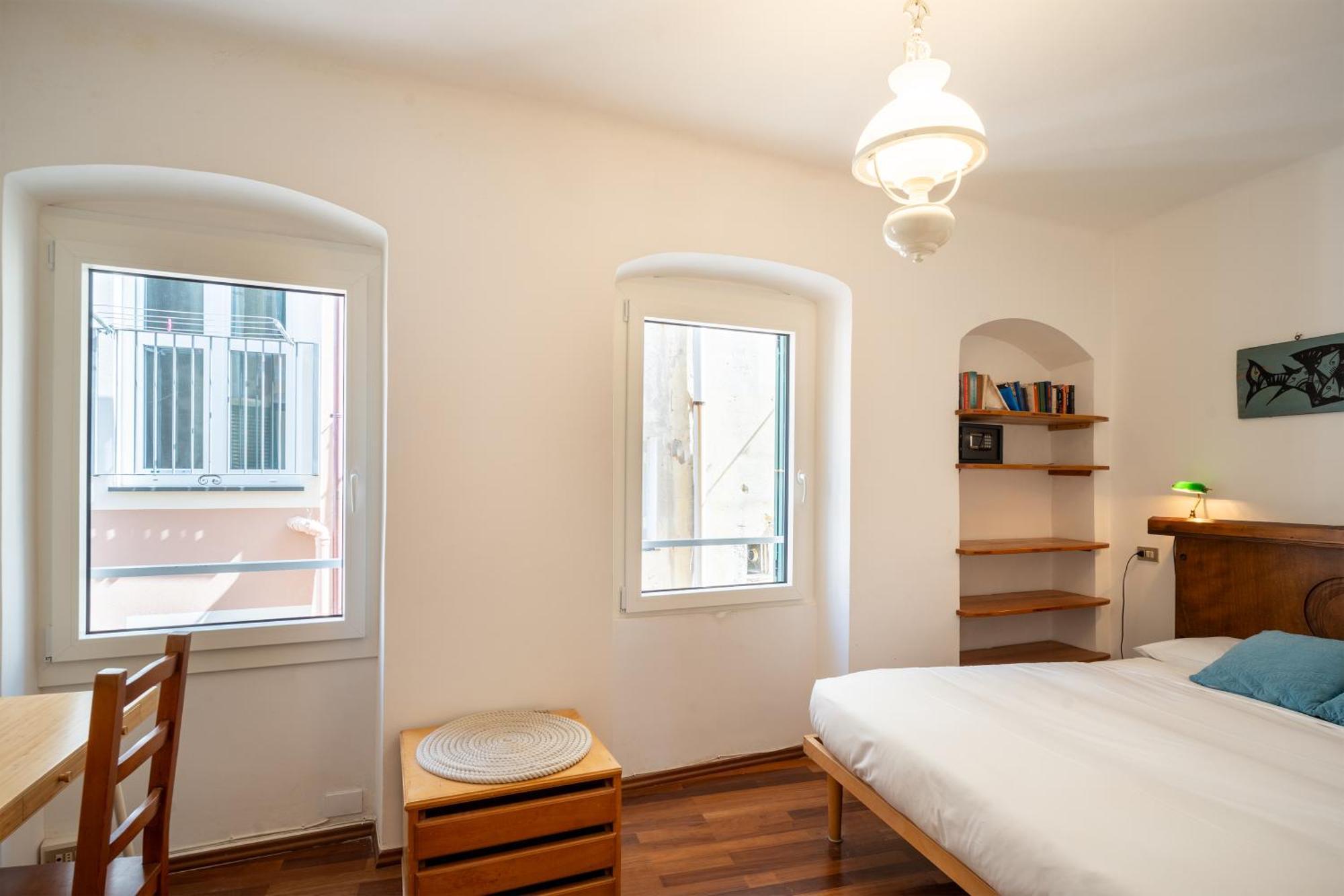Ferienwohnung Casa Del Subacqueo. Amazing Terrace With Sea View. Wi-Fi Bordighera Exterior foto